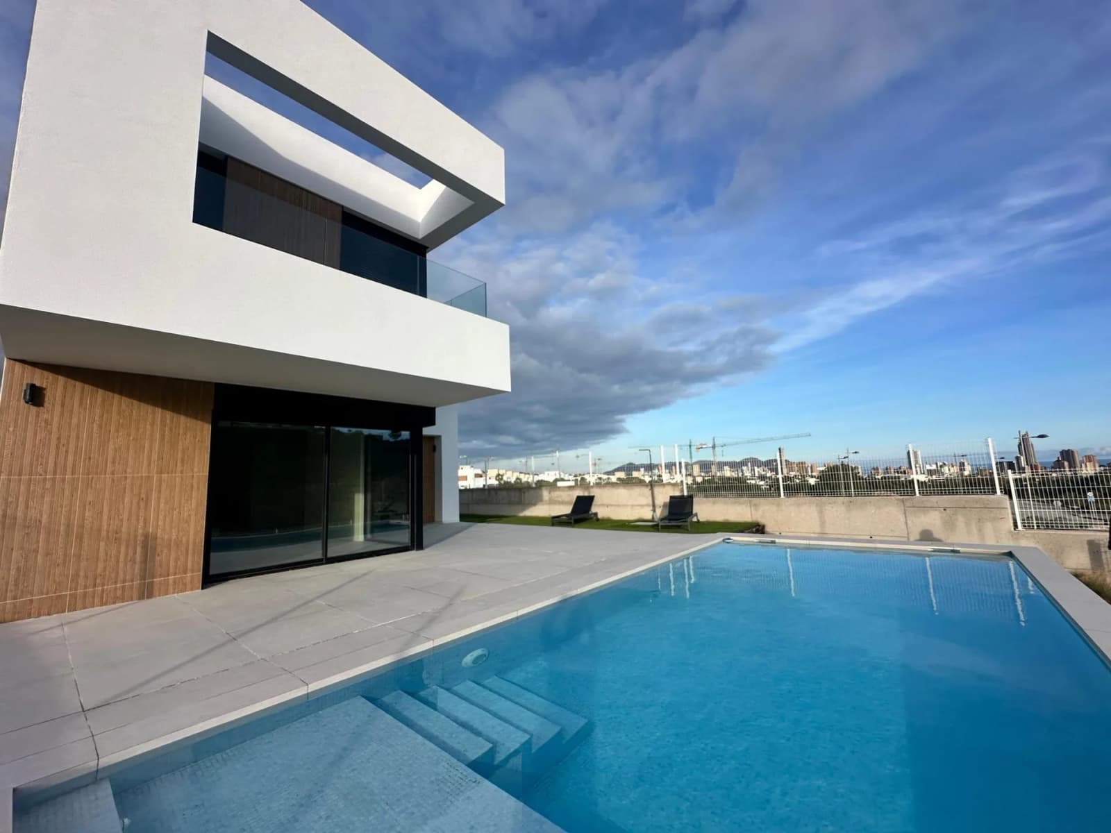 Villa de 3 dormitorios en venta en Finestrat, Alicante - Image 3