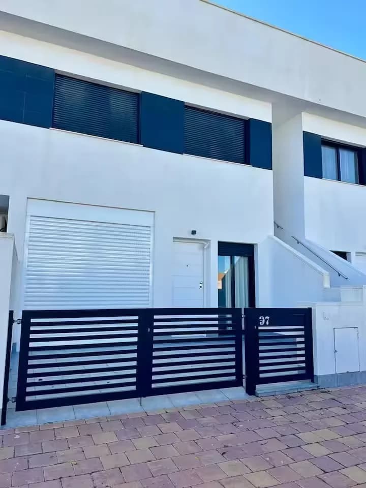 Apartment de 2 dormitorios en venta en San Pedro del Pinatar, Murcia - Image 2