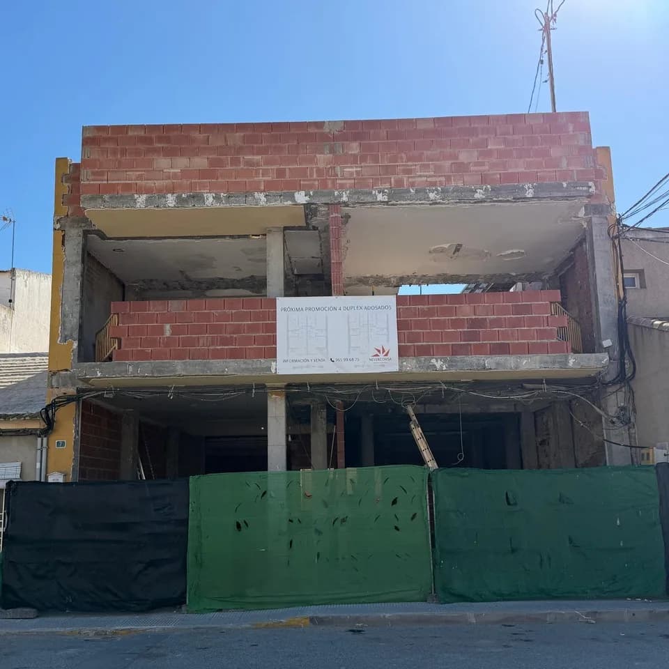 Apartment de 2 dormitorios en venta en Heredades, Alicante - Image 2