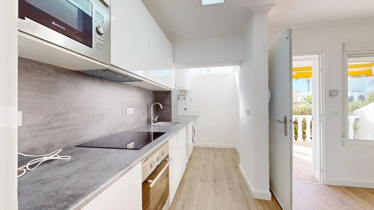 Apartment met 2 slaapkamers te koop in Villamartin, Alicante - Image 5