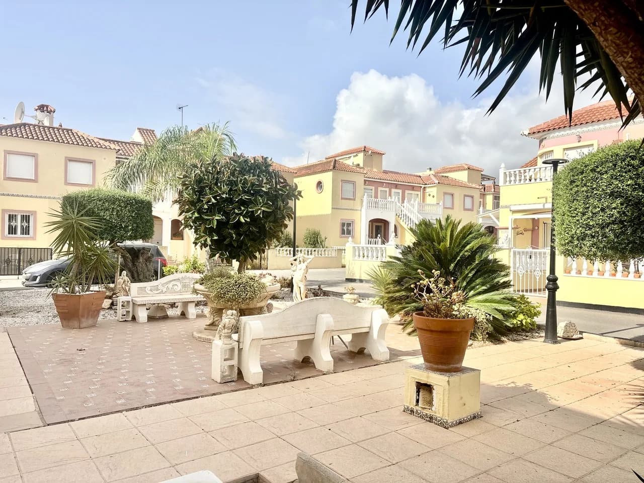 2 Bedroom Apartment for Sale in La Zenia, Alicante - Image 2