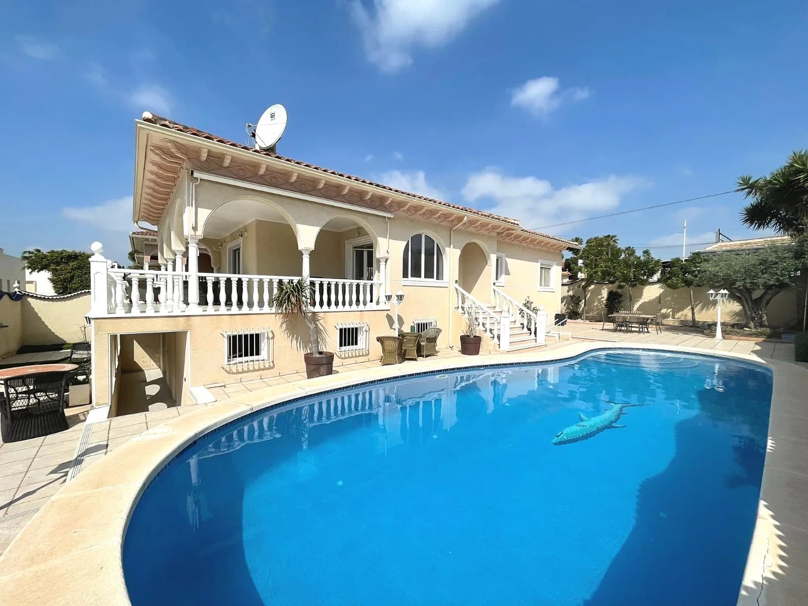 Detached Villa In Ciudad Quesada - Image 2
