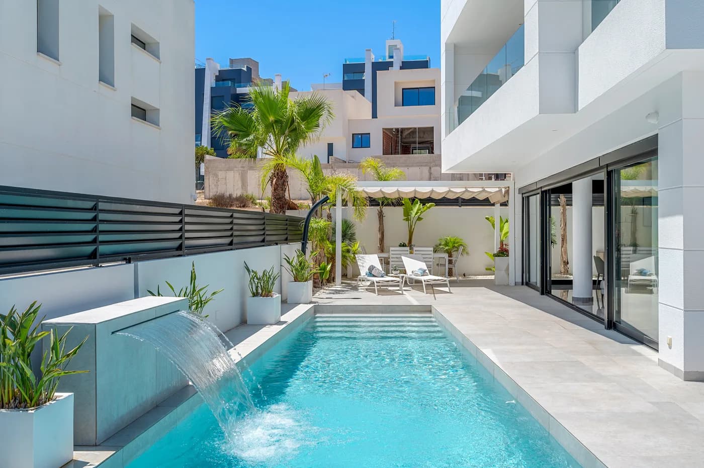 Villa de 4 chambres à vendre à Guardamar del Segura, Alicante - Image 2