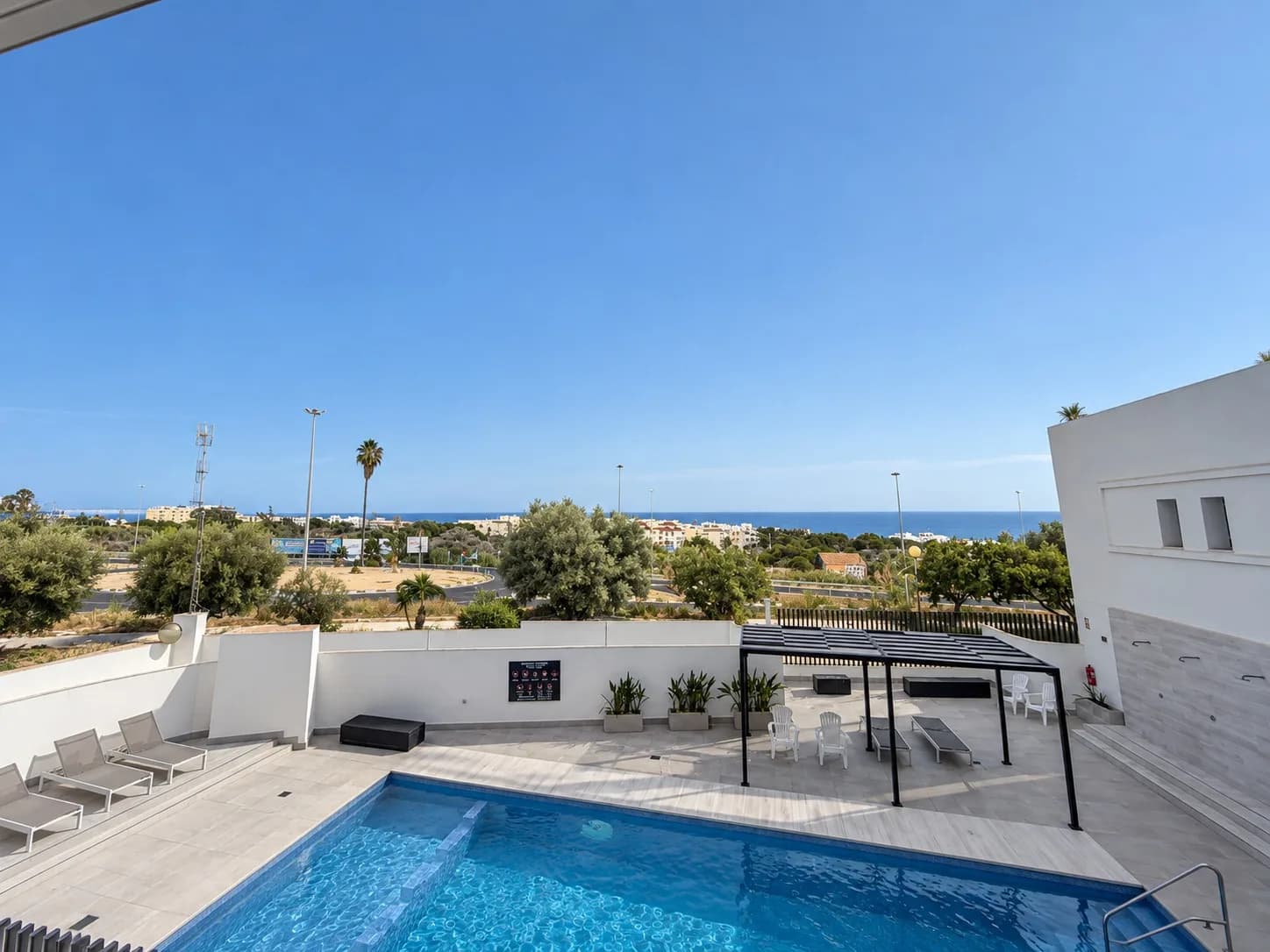 Apartment de 4 chambres à vendre à Guardamar del Segura, Alicante - Image 2