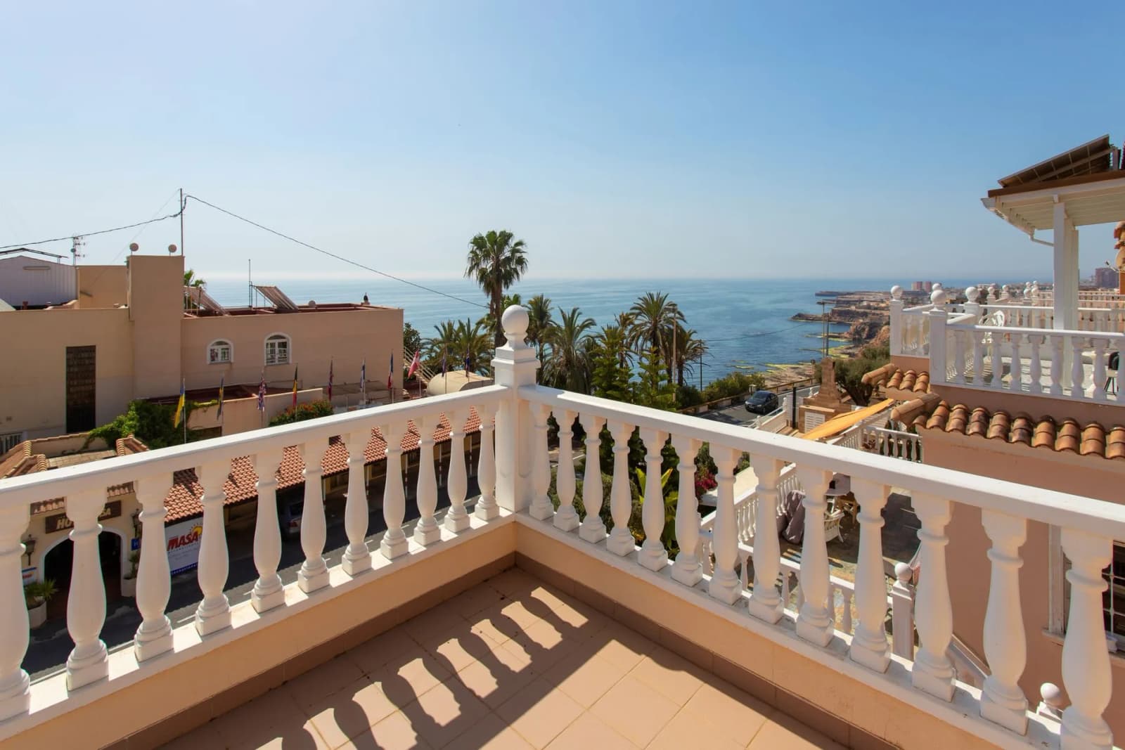 Villa de 4 chambres à vendre à Torrevieja, Costa Blanca - Image 3