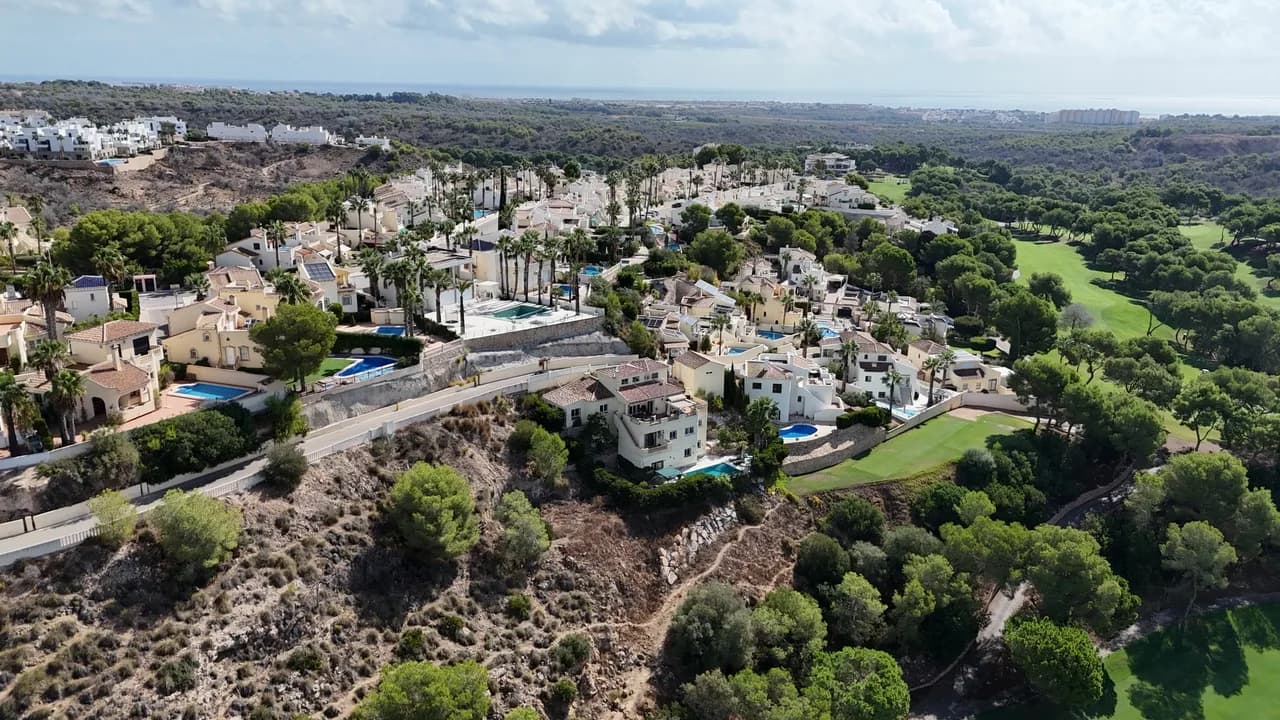 Villa de 5 chambres à vendre à Villamartin, Alicante - Image 3