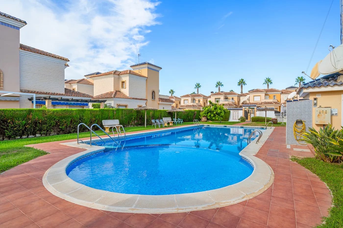 Villa In Guardamar Del Segura - Image 2