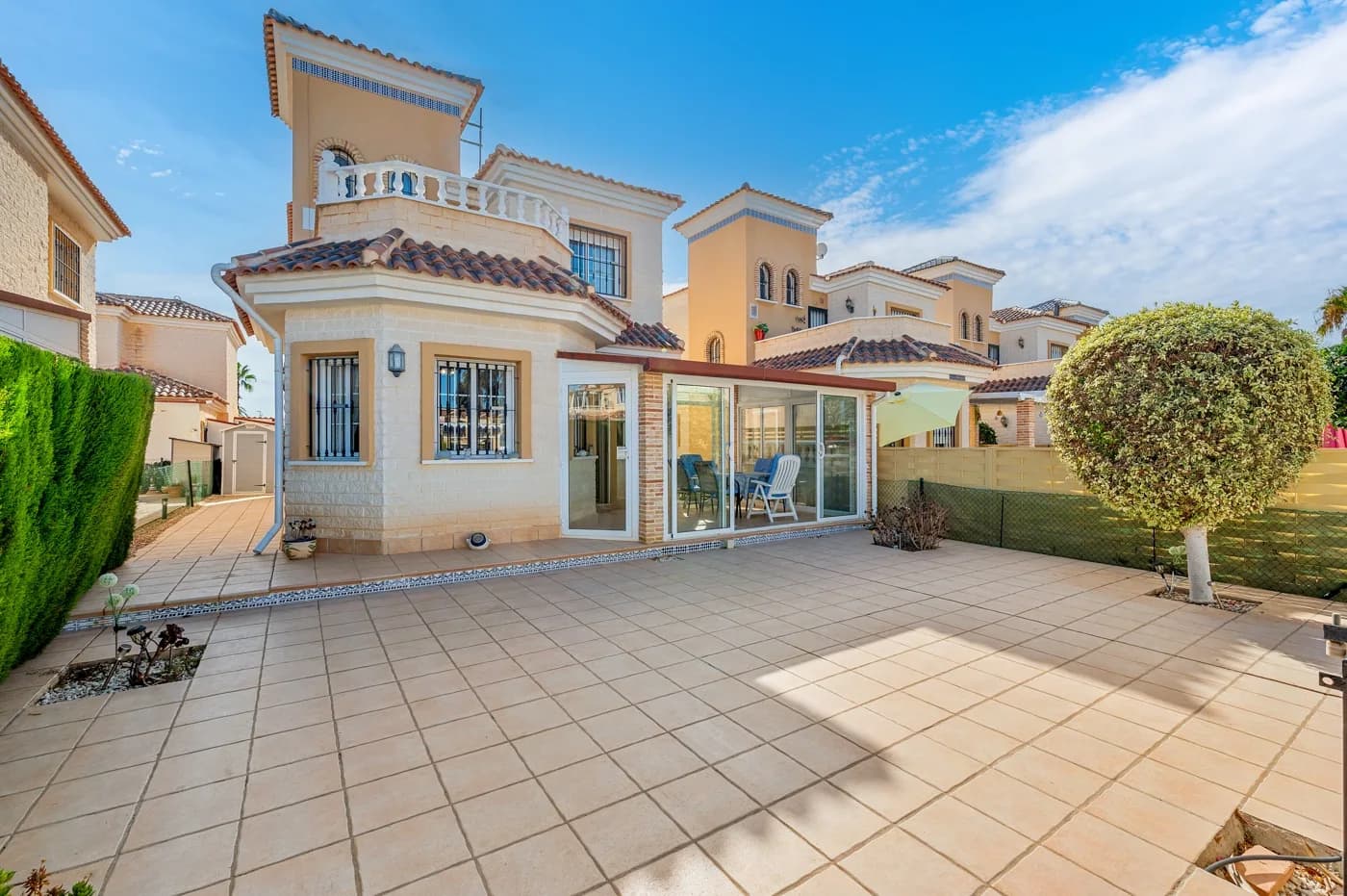 Villa In Guardamar Del Segura - Image 3