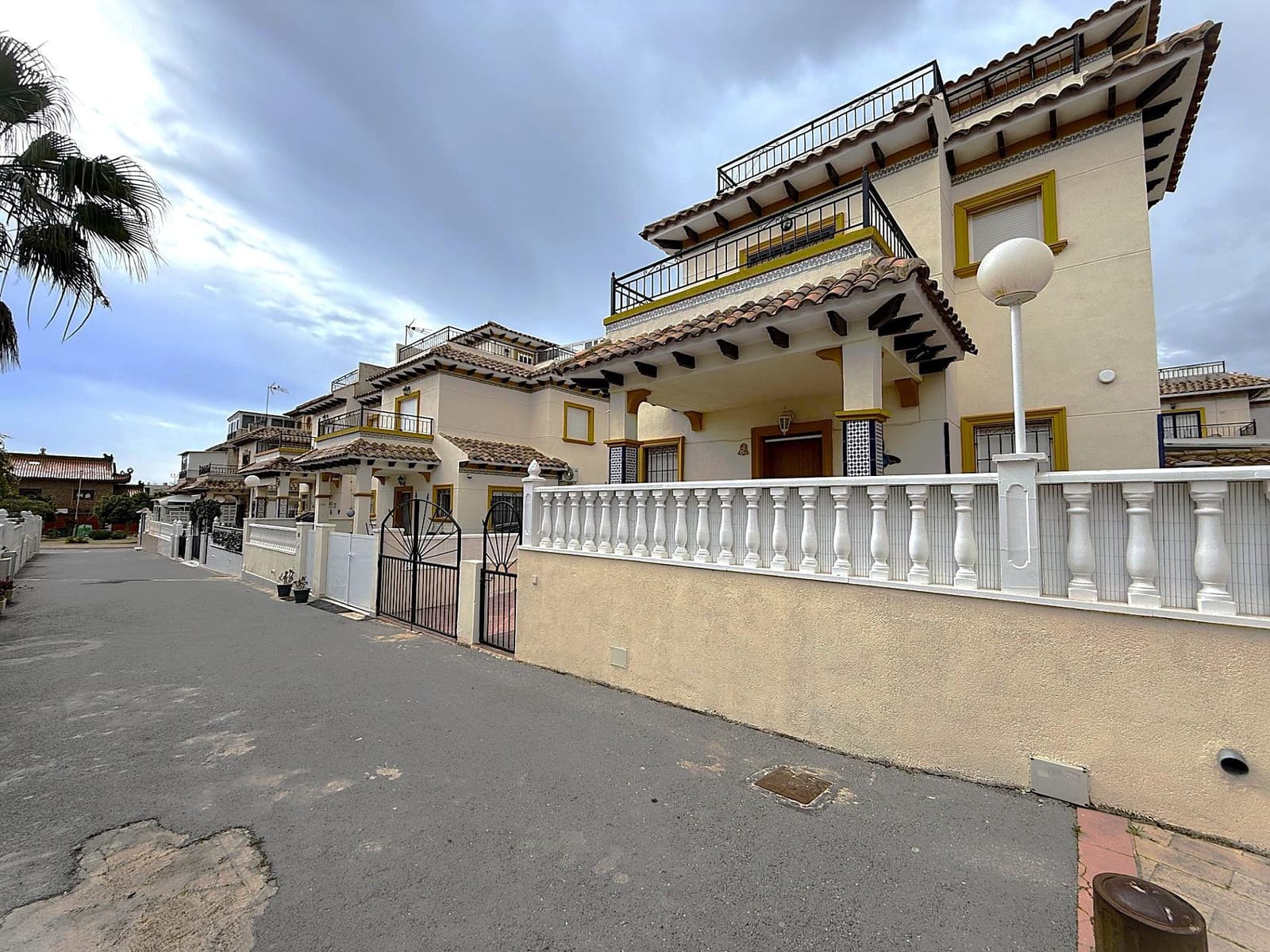 Town House In Punta Prima - Image 6