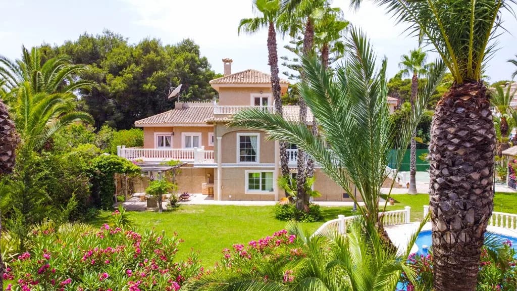 Villa In Villamartín - Image 4