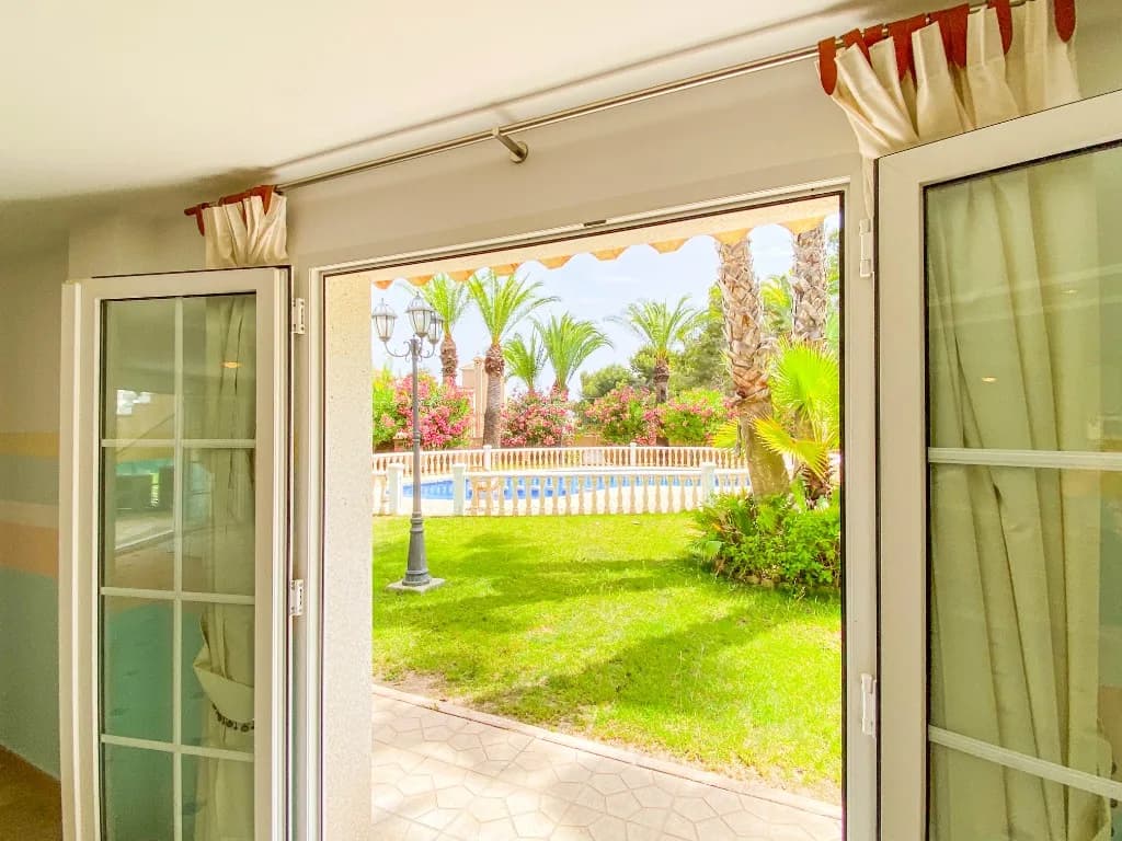 Villa In Villamartín - Image 5
