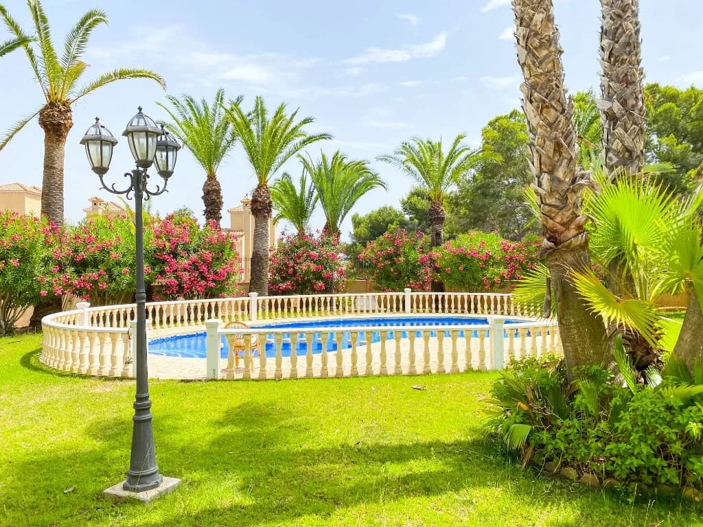 Villa In Villamartín - Image 6