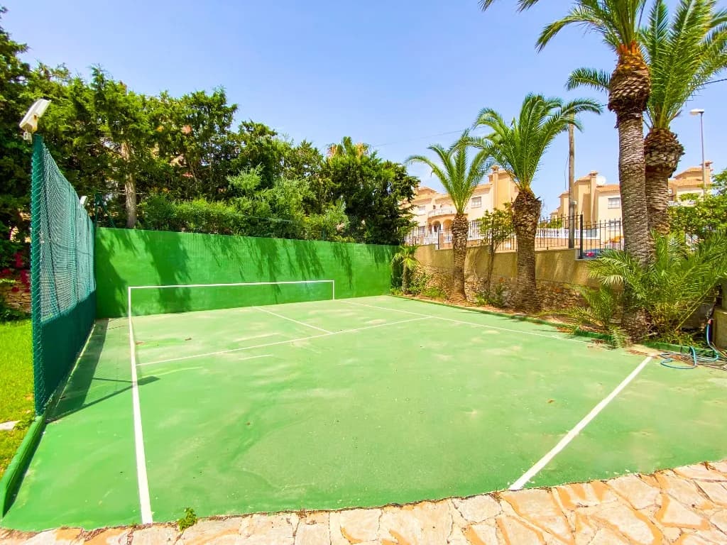 Villa In Villamartín - Image 7
