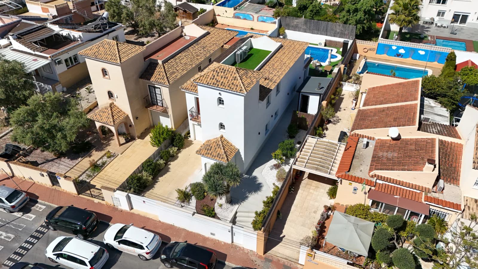 Chalet In Los Balcones - Image 2