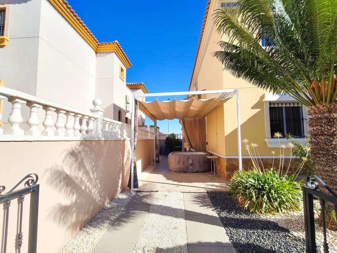 Apartment In Villamartin - Image 4
