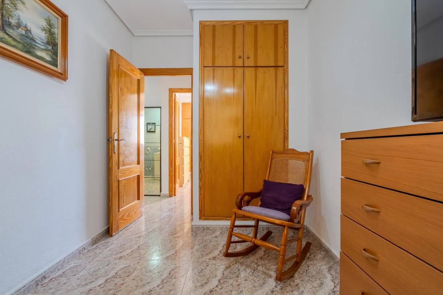 Piso Amplio Y Listo Para Entrar A Vivir En Torrevieja - Image 8