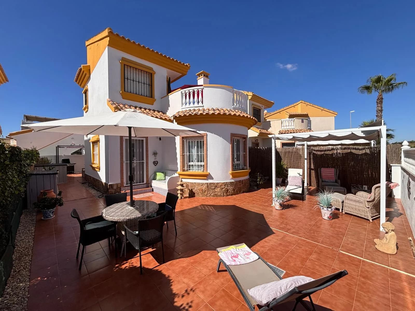 Detached Villa In El Campo