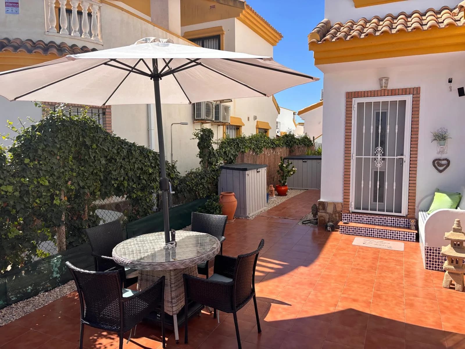 Detached Villa In El Campo - Image 5