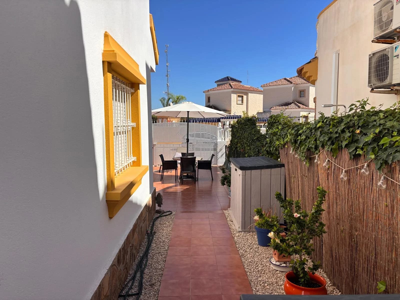 Detached Villa In El Campo - Image 9