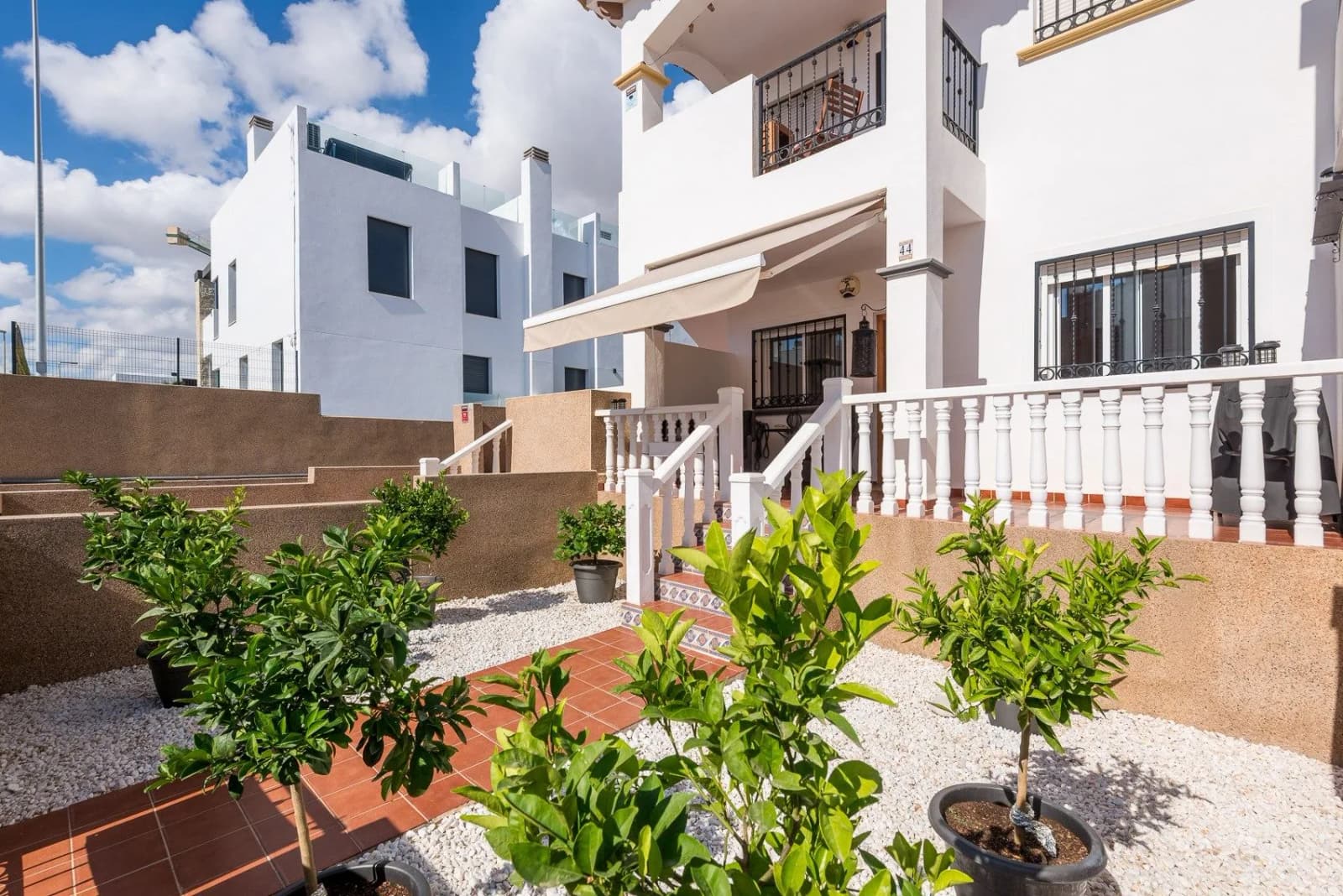 Apartment In Punta Prima - Image 2