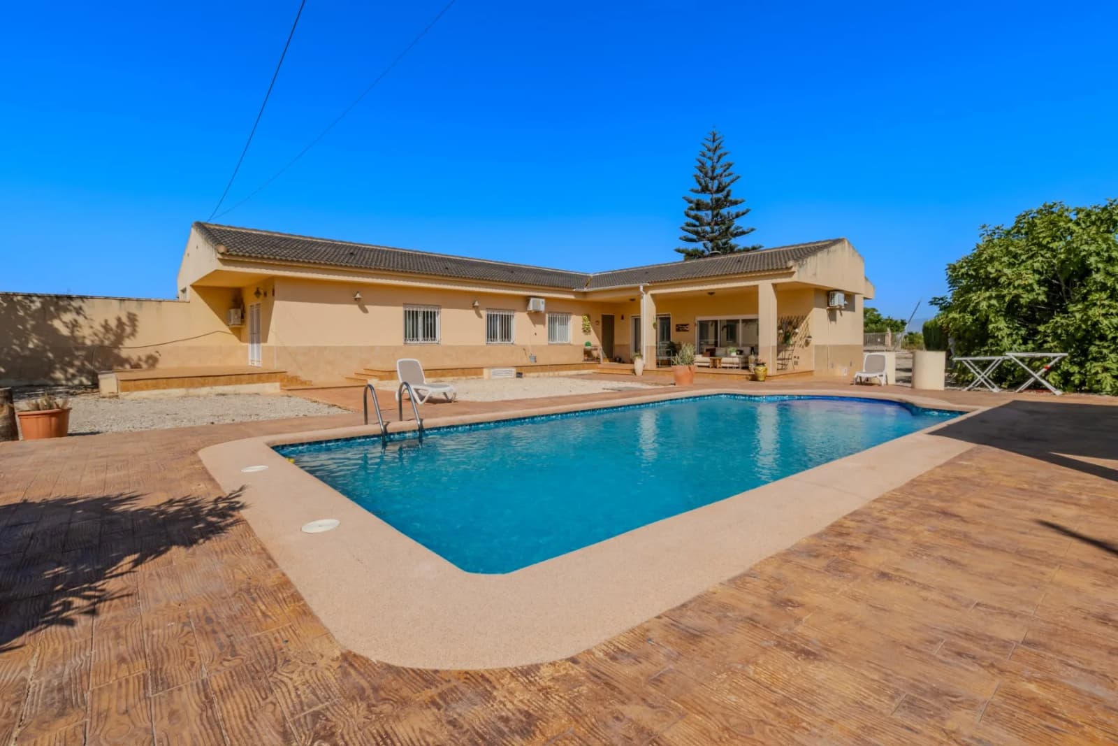 Finca Country Property In Almoradi
