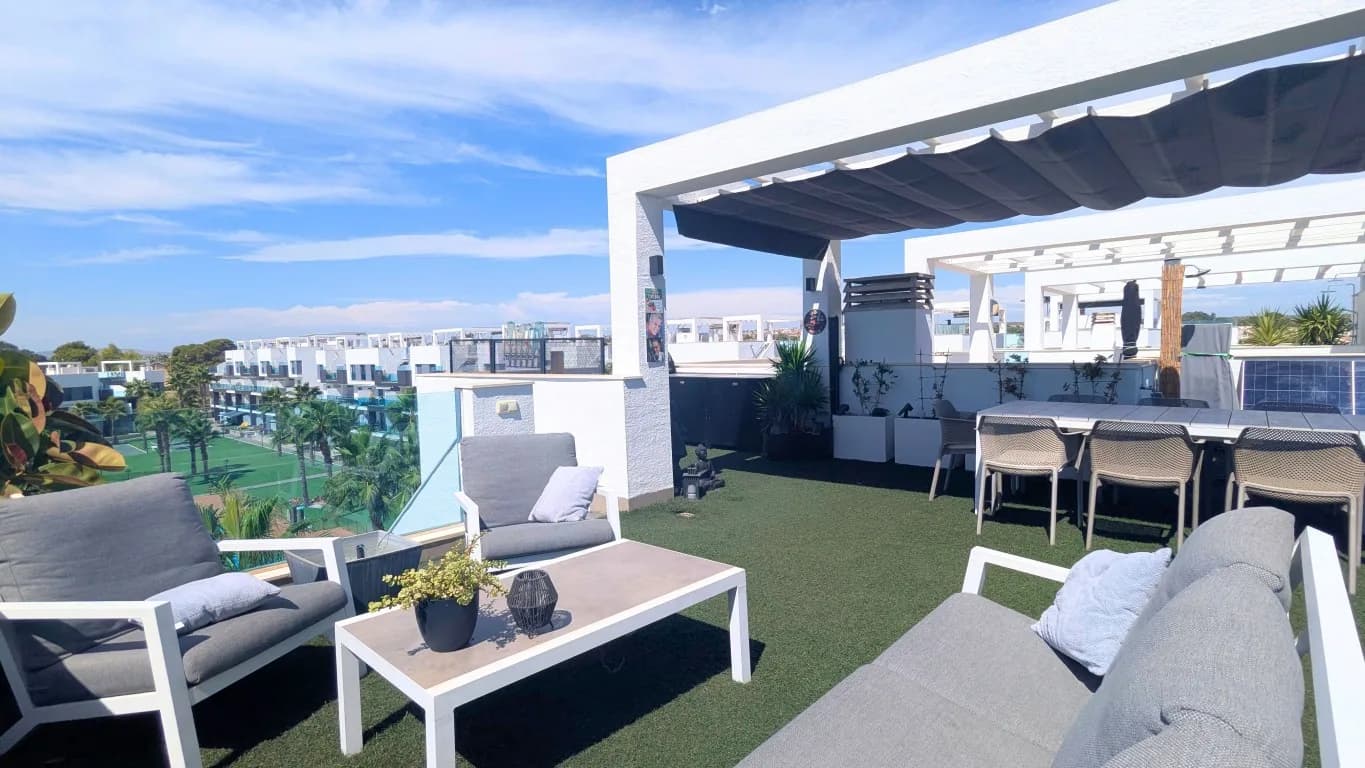 Penthouse In El Raso - Image 3
