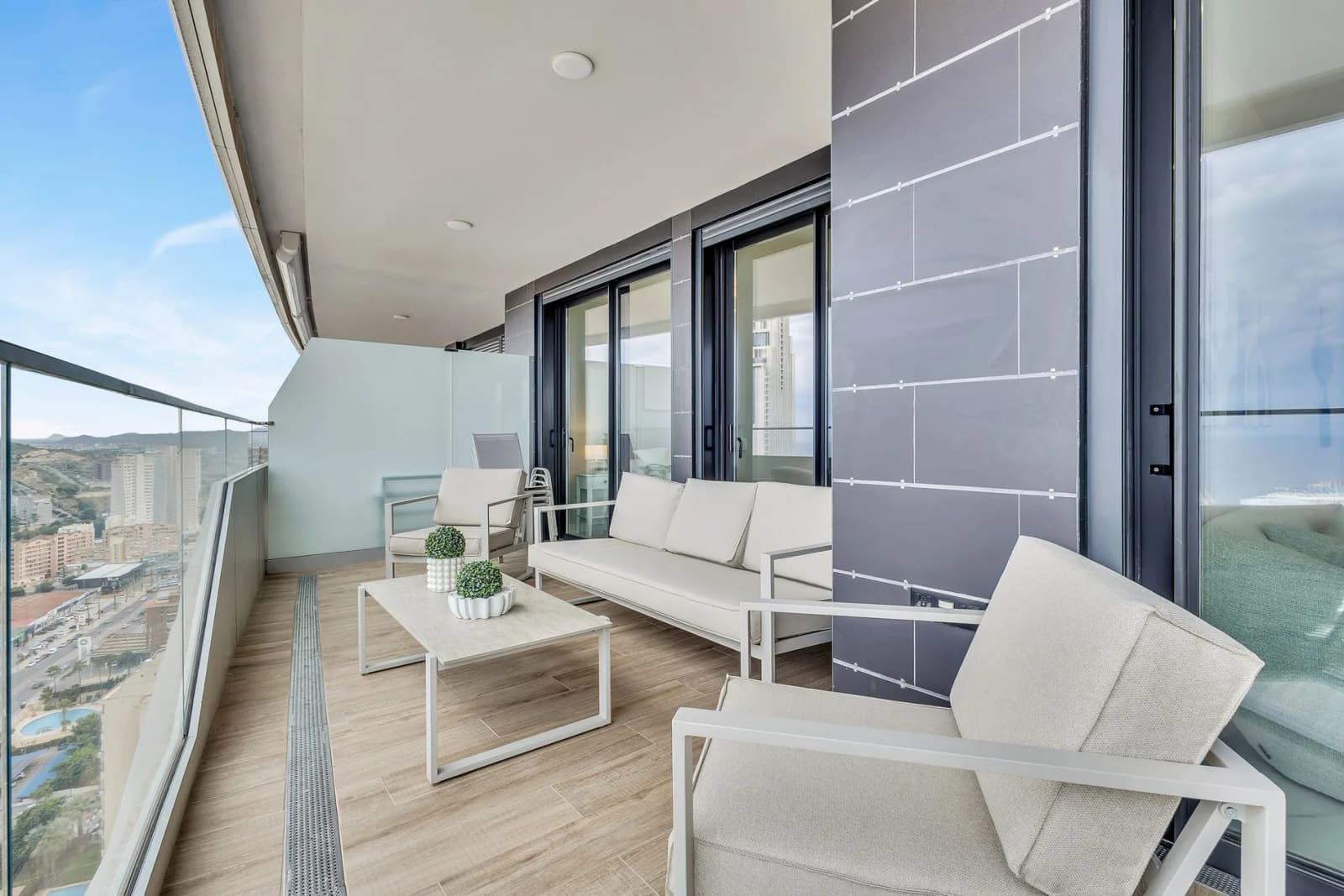 Apartment In Benidorm - Image 3