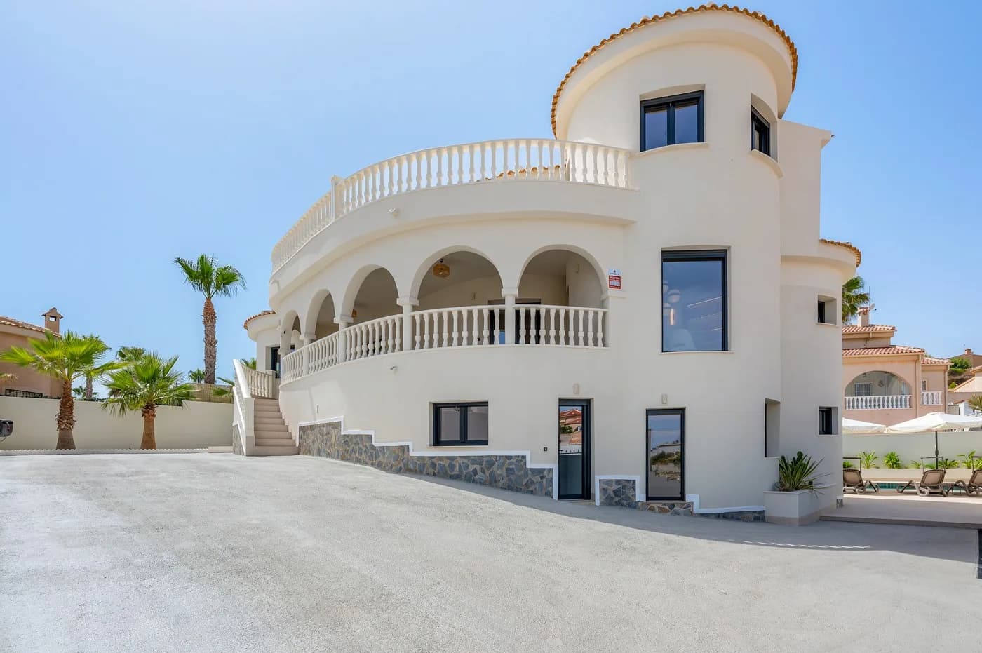 Detached Villa In Ciudad Quesada - Image 3