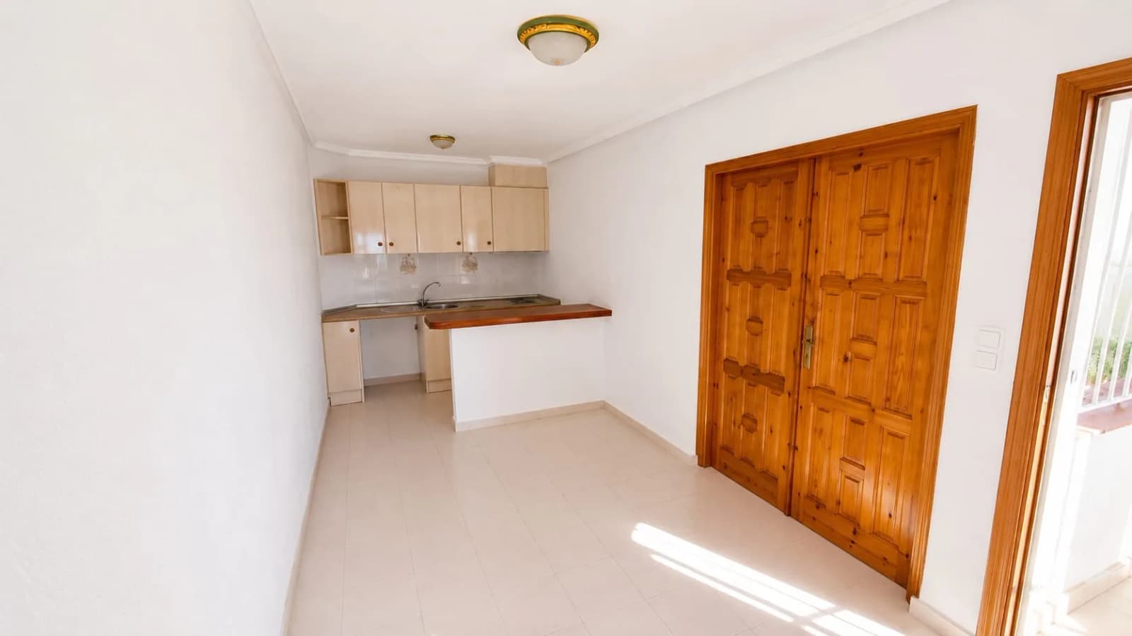 1 Bedroom Apartment for Sale in Alicante, Costa Blanca (Alicante) - Image 7