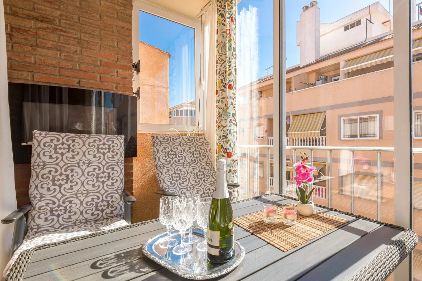 Apartment z 2 sypialniami na sprzedaż w Torrevieja, Costa Blanca - Image 2