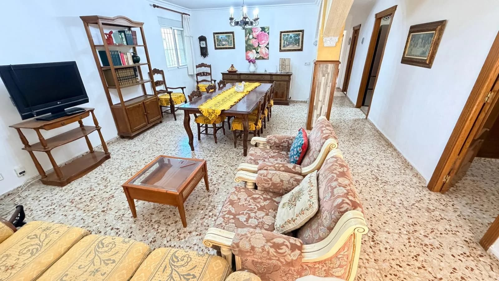 Detached Villa In Crevillente - Image 3