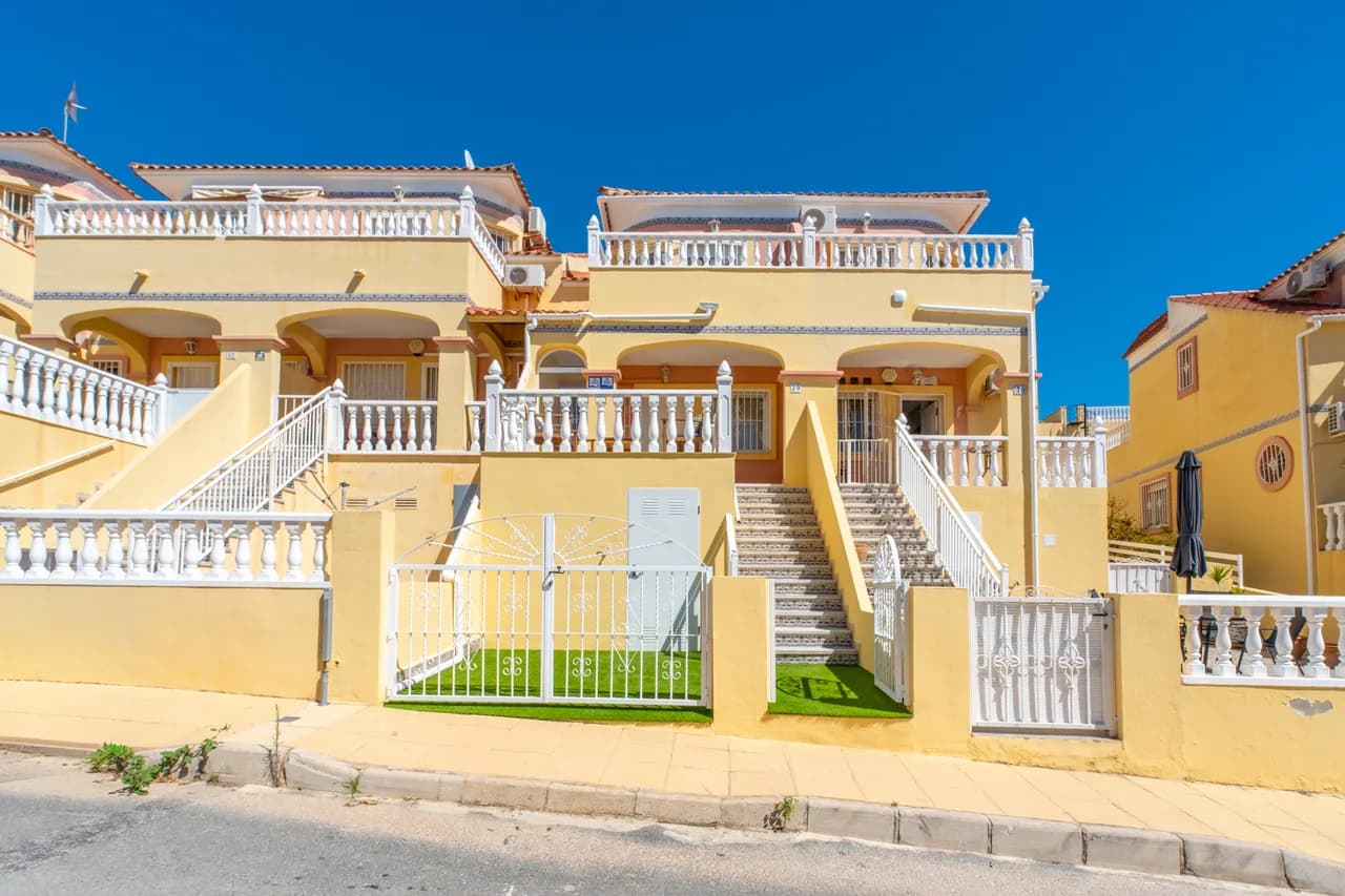 2 Bedroom Townhouse for Sale in Villamartin, Alicante - Image 5