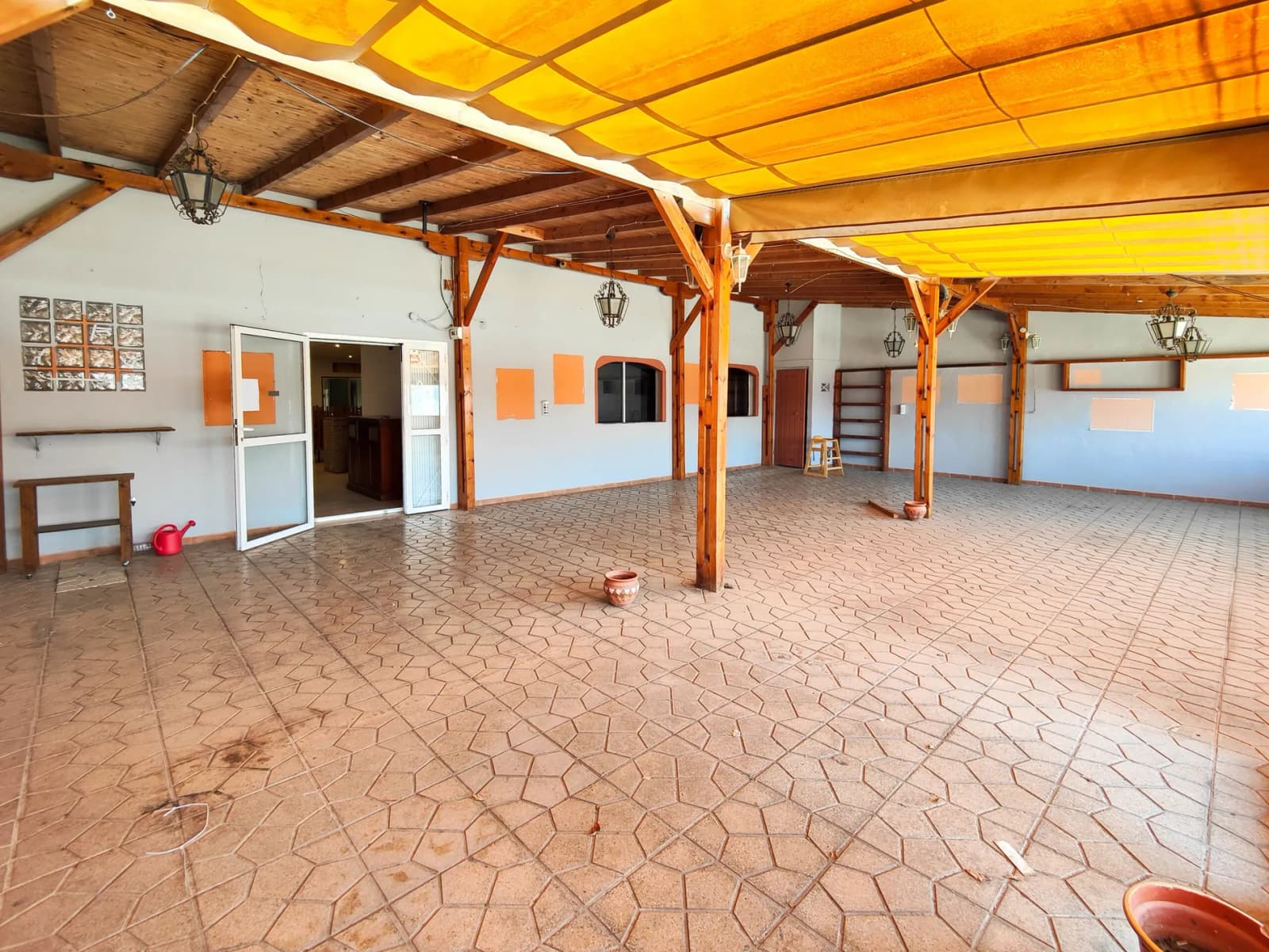 Commercial de 6 chambres à vendre à Torrevieja, Alicante - Image 3