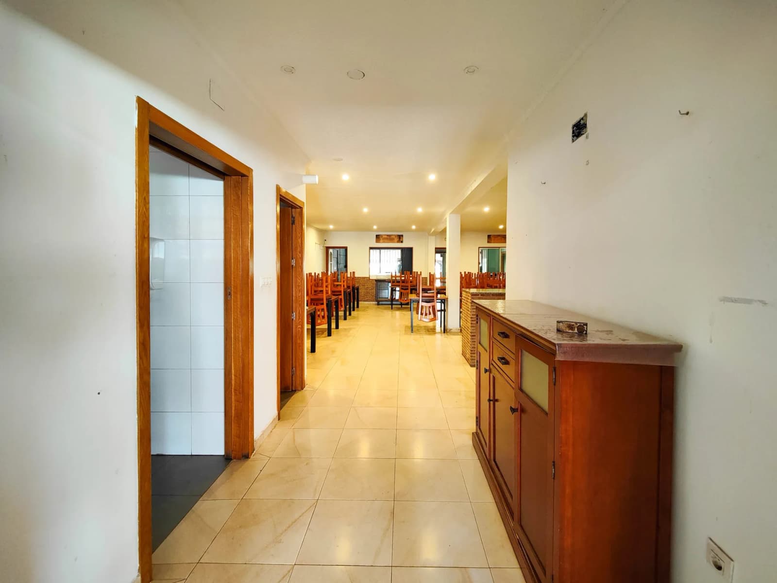 Commercial de 6 chambres à vendre à Torrevieja, Alicante - Image 7