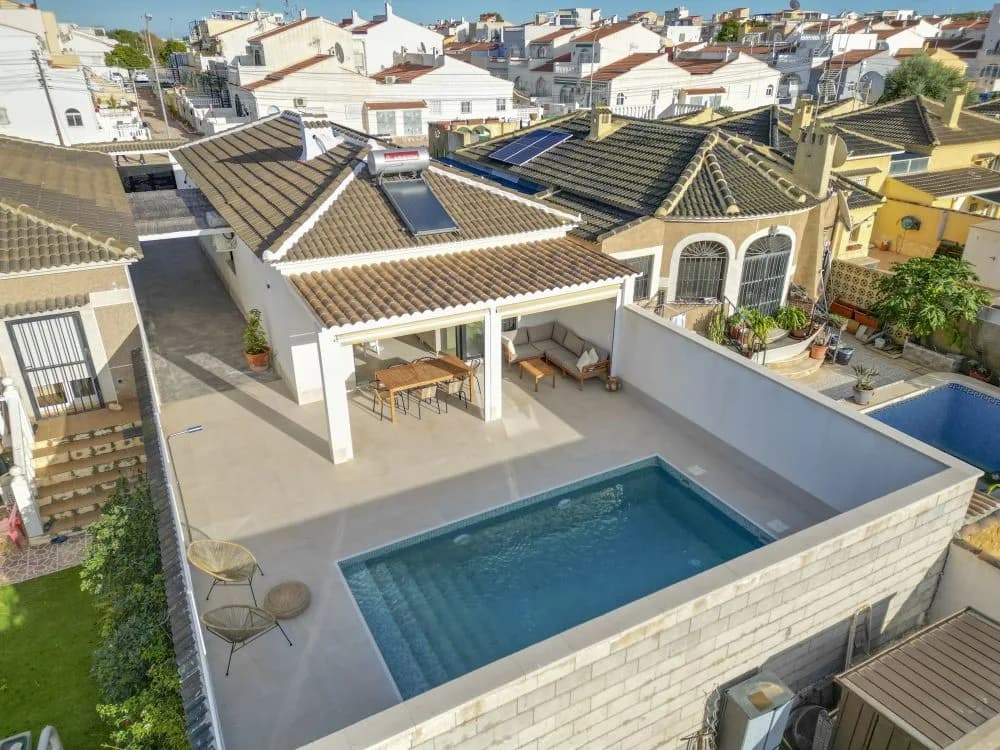 Villa de 3 chambres à vendre à Torrevieja, Alicante