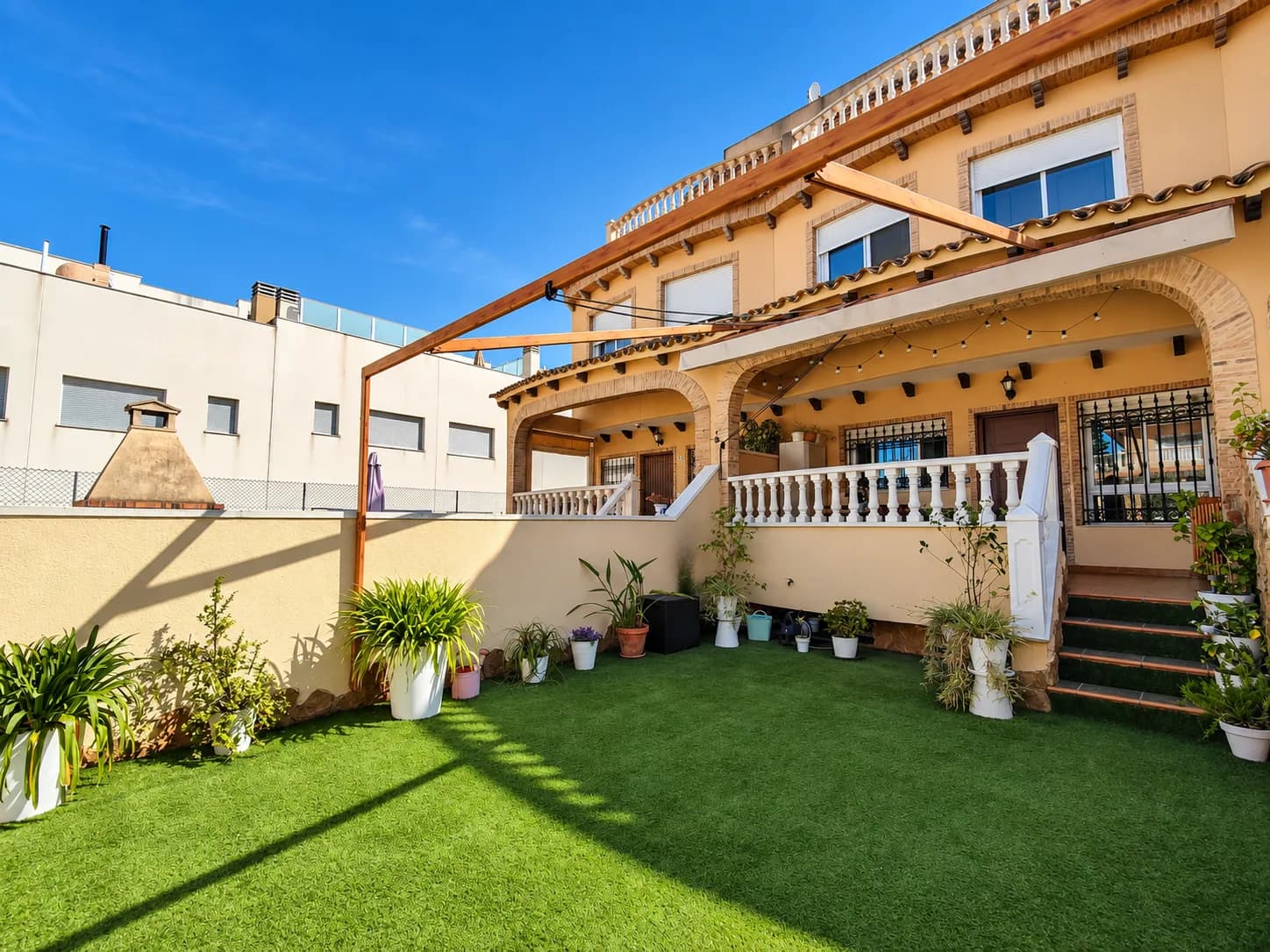 Townhouse met 4 slaapkamers te koop in Guardamar del Segura, Alicante