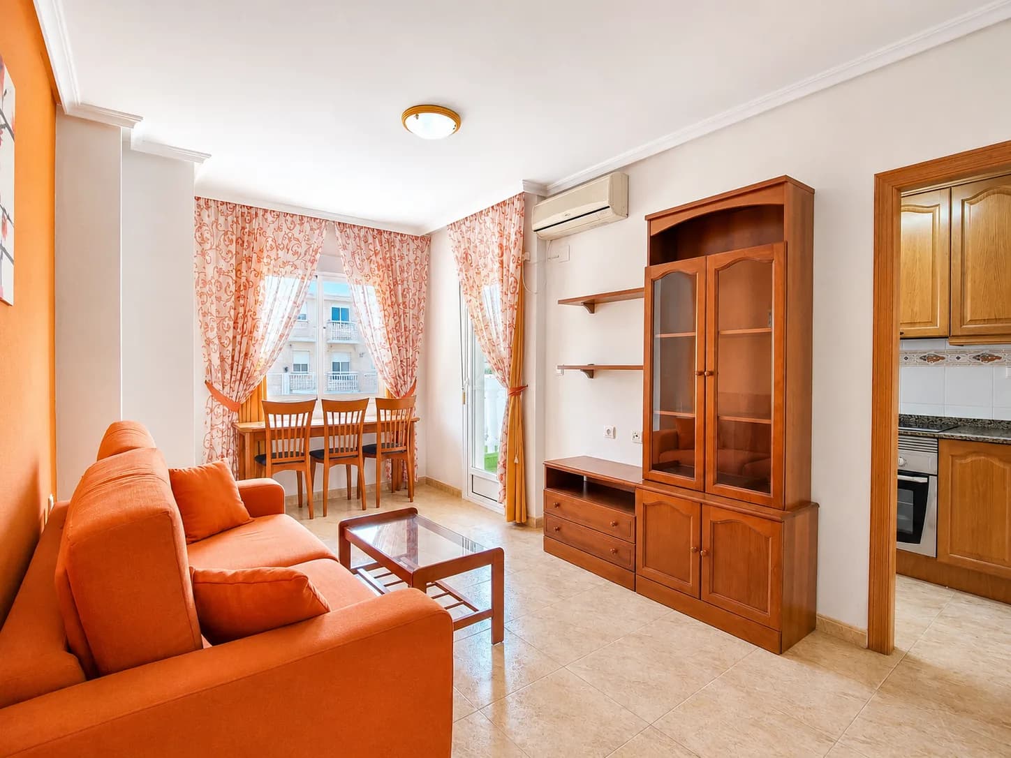Apartment met 2 slaapkamers te koop in Torrevieja, Alicante - Image 2