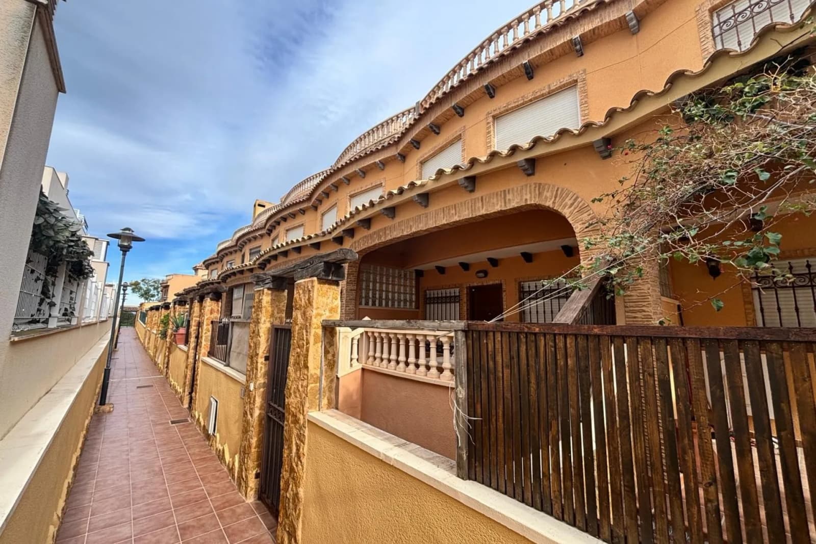 Townhouse de 5 chambres à vendre à Urbanització Els Estanys, Alicante