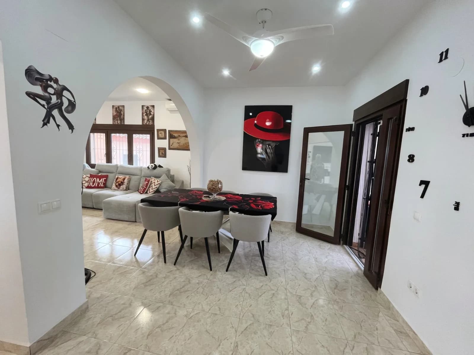 Villa de 3 dormitorios en venta en Daya Vieja, Alicante / Costa Blanca - Image 5
