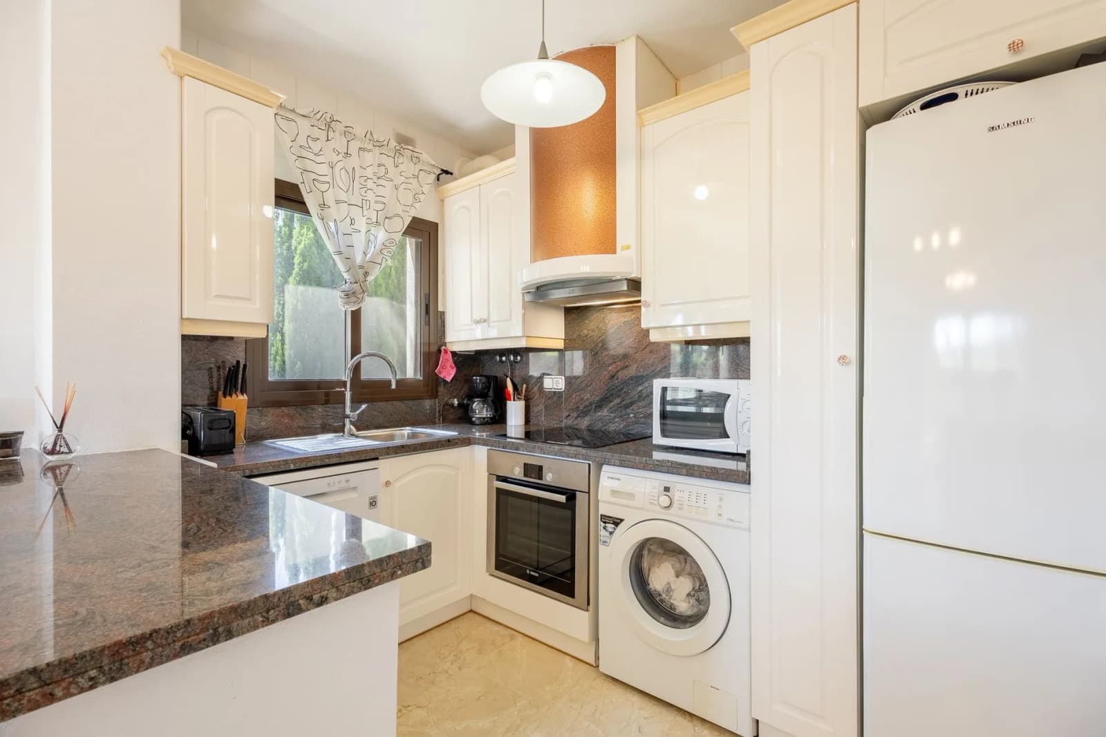 Apartment de 2 dormitorios en venta en Villamartín, Costa Blanca - Image 6