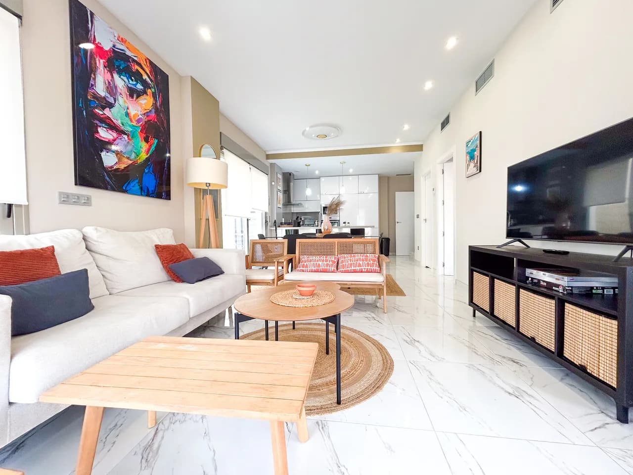 3 Bedroom Villa for Sale in Villamartin, Alicante - Image 4