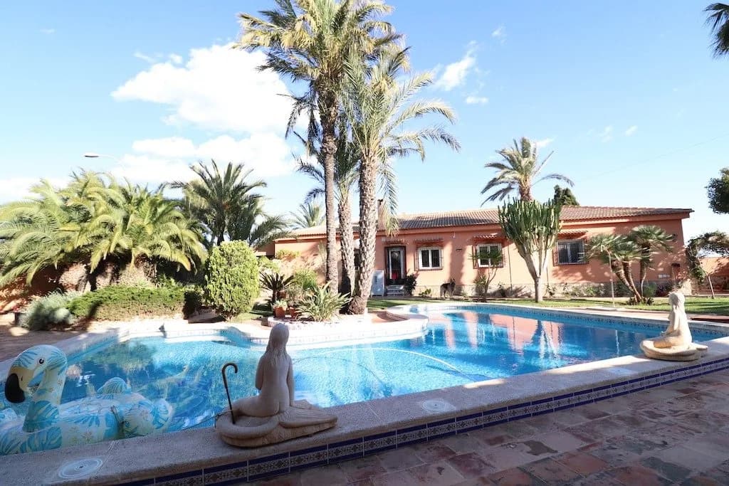 Villa de 5 chambres à vendre à Torrevieja, Alicante