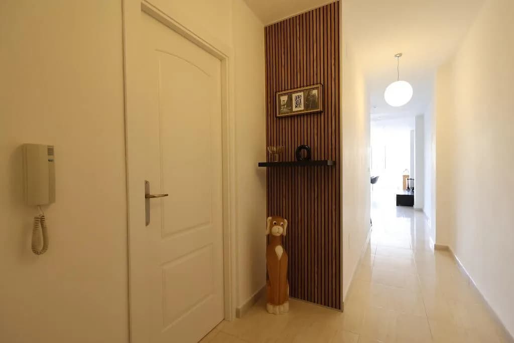 Apartment de 3 dormitorios en venta en Torrevieja, Alicante - Image 2