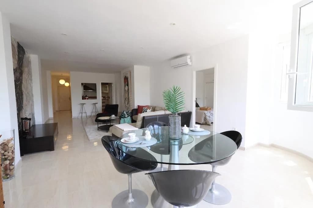 Apartment de 3 dormitorios en venta en Torrevieja, Alicante - Image 8