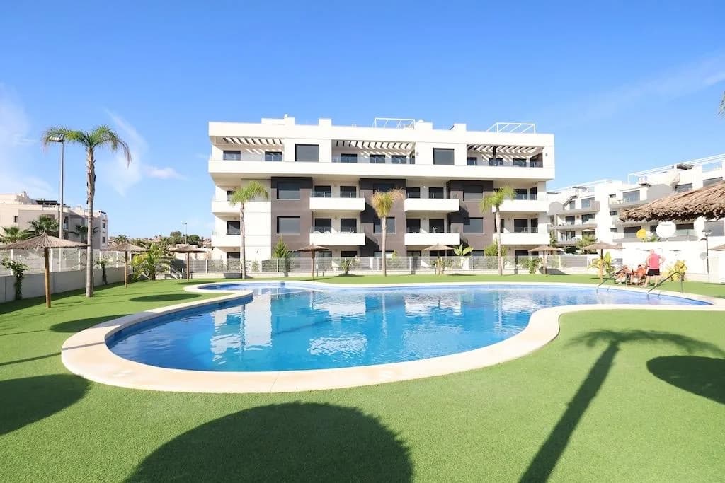 Apartment de 2 chambres à vendre à Orihuela Costa, Alicante - Image 2