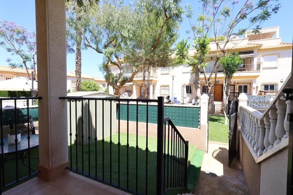 Bungalow de 2 chambres à vendre à Orihuela Costa, Alicante - Image 3