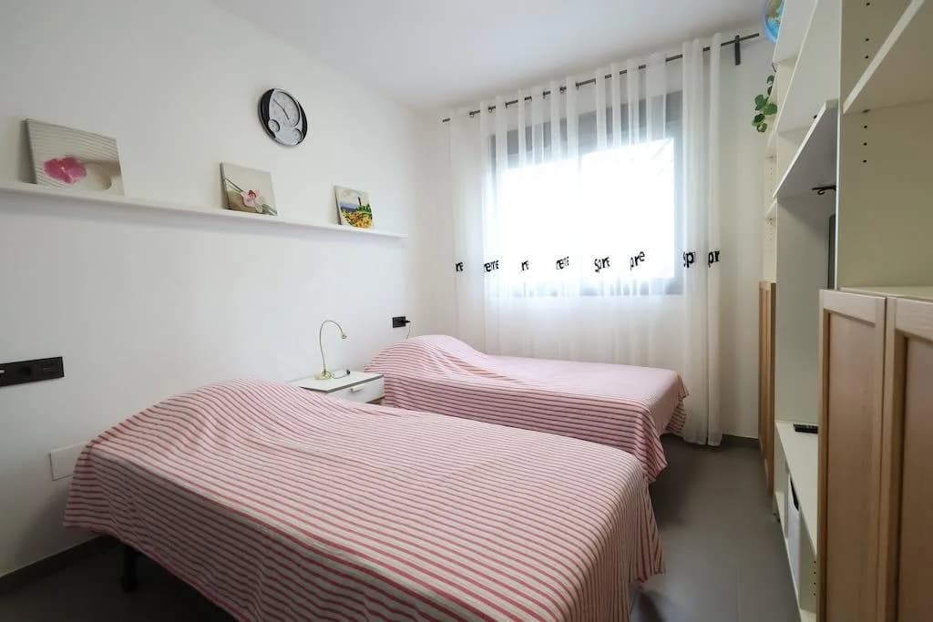 Bungalow de 2 dormitorios en venta en Orihuela Costa, Alicante - Image 9
