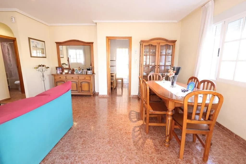 Villa z 3 sypialniami na sprzedaż w Torrevieja, Alicante - Image 8