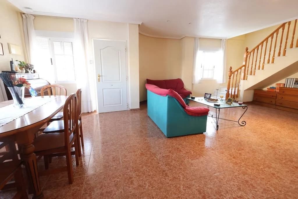 Villa z 3 sypialniami na sprzedaż w Torrevieja, Alicante - Image 9
