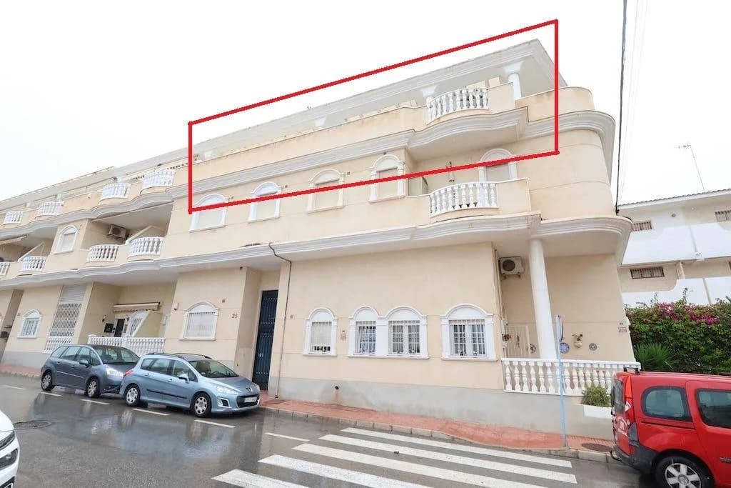 Villa de 3 dormitorios en venta en Torrevieja, Alicante